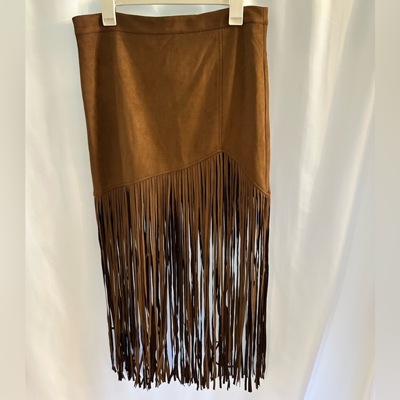 Forever 21 Tan faux suede Midi Skirt with fringe detail size XL NWT - Picture 2 of 5